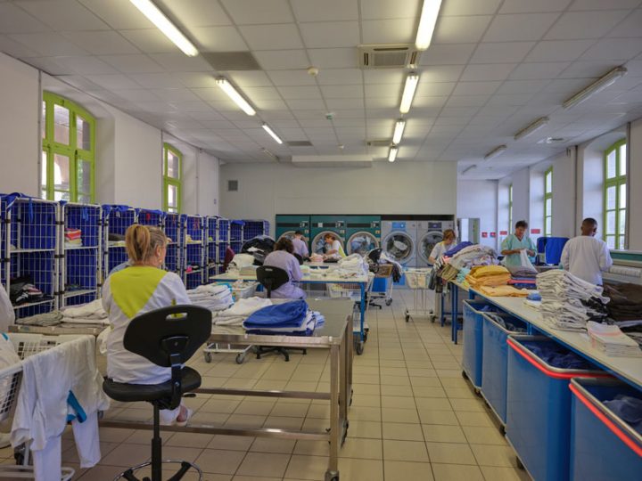 L'atelier de blanchisserie L'atelier de blanchisserie de l'ESAT l'Envolée